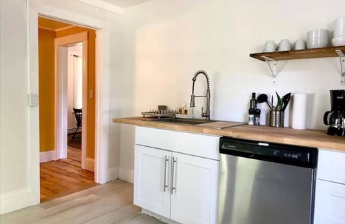 Millbrook Cottage | Pet-friendly Cottage at Historic Millbrook Farm Estate