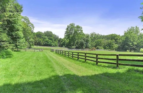Millbrook Cottage | Pet-friendly Cottage at Historic Millbrook Farm Estate