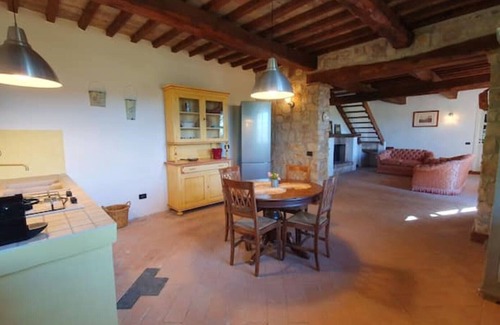 San Venanzo Cottage | Pet-Friendly Cottage with Pool & Wooded Land, perfect for Smart Wordking € Relax