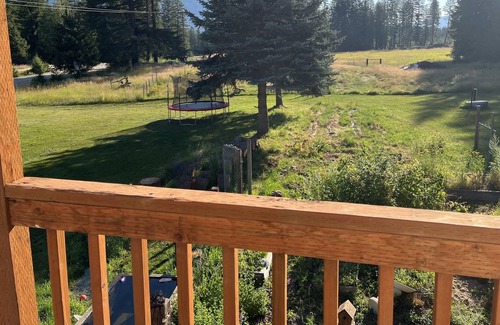 Sagle House | Pet Friendly Country Home for the Holidays!