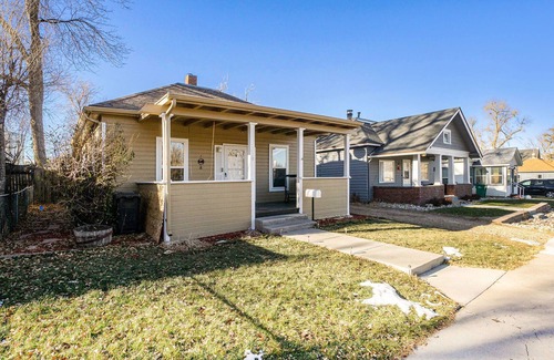 Greeley House | Pet friendly Cozy and Charming Bungalow one block from UNC!