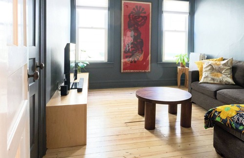 Oakdale House | Pet friendly, cozy home walking distance to everything Hudson has to offer.