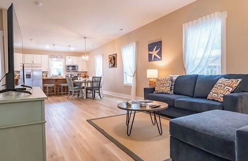 Hightsville House | Pet Friendly Cozy Quiet Cottage: near Downtown and ILM Airport