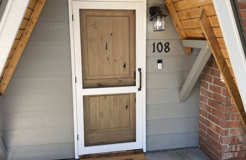 Big Bear City Cabin | Pet Friendly Cozy Up Cabin fenced back yard & fully remodeled single story cabin