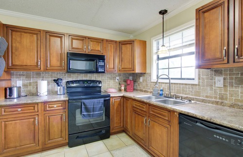 Daleville House | Pet-Friendly Daleville Home: 3 Mi to Fort Novosel!