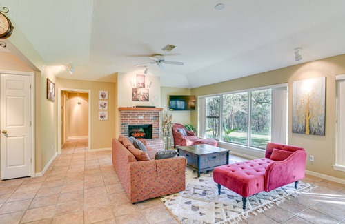 Damon House | Pet-Friendly Damon Home w/ Hot Tub & Yard!