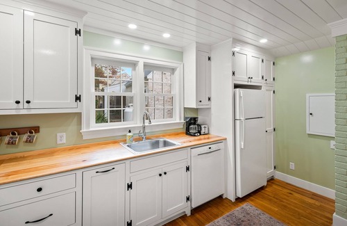 Batesville Cottage | Pet-Friendly Devon Cottage at Ivy Cottages