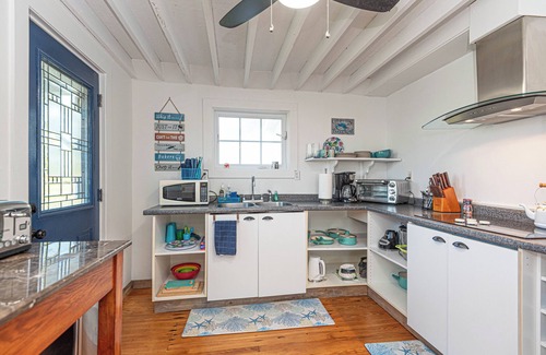 Fishing Creek Cottage | Pet Friendly Delightful Waterfront Cottage on Hoopers Island, MD.