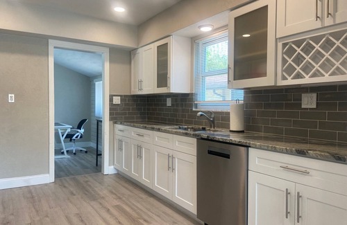 St. Petersburg - Clearwater House | Pet-Friendly Downtown Retreat with Firepit & WiFi