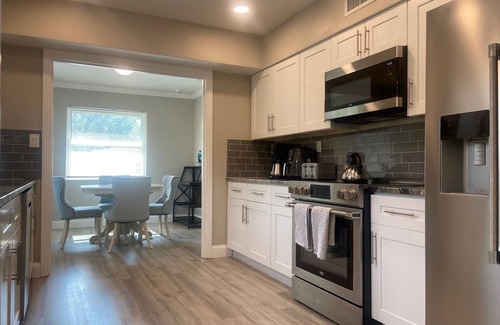 St. Petersburg - Clearwater House | Pet-Friendly Downtown Retreat with Firepit & WiFi
