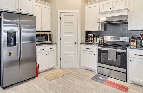 Elgin House | Pet-Friendly Elgin Retreat w/Patio, Grill & Yard!