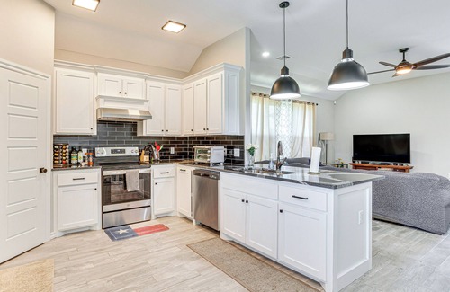 Elgin House | Pet-Friendly Elgin Retreat w/Patio, Grill & Yard!