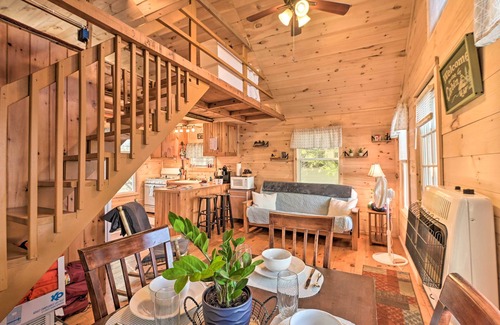 Ellsworth Cottage | Pet-Friendly Ellsworth Cottage on Branch Lake