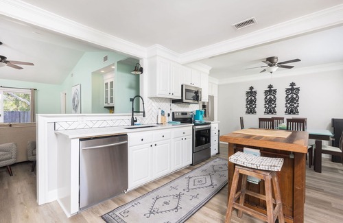 Mount Pleasant Cottage | Pet Friendly, Entire Home, Close to the Beach & Charleston