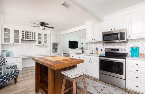 Mount Pleasant Cottage | Pet Friendly, Entire Home, Close to the Beach & Charleston