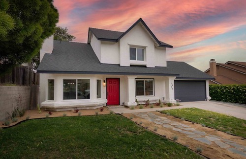 Peacock House | Pet-Friendly Entire Home in Oceanside between Beach & San Diego theme parks!