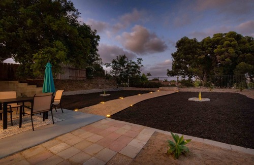 Peacock House | Pet-Friendly Entire Home in Oceanside between Beach & San Diego theme parks!