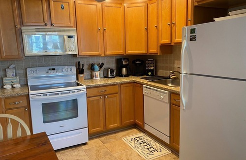 Cape May House | Pet Friendly - Escape in Cape May! 6 Blocks to the Beach!