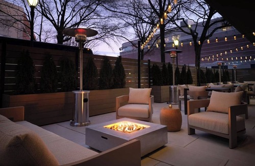 White Plains Hotel | Pet Friendly Executive King Room Near Rockefeller Estate