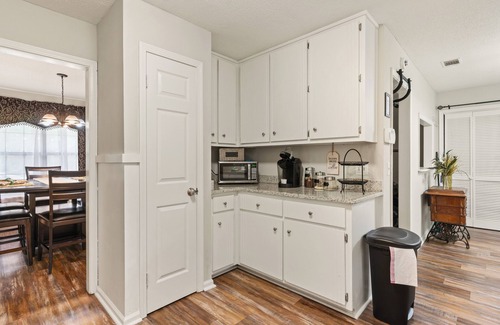 Country Club Estates House | Pet Friendly/Exercise Room