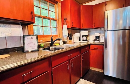 Helen Cabin | Pet Friendly, Firepit, Amazing Screened Porch