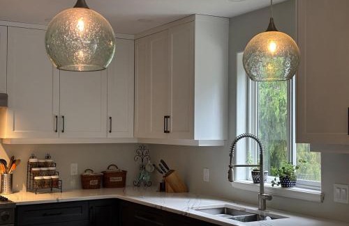 Shawnigan Lake House | Pet friendly Family home in Shawnigan Lake