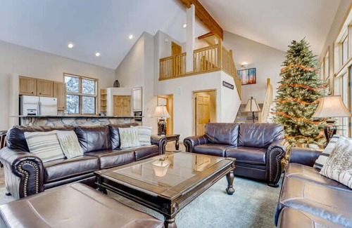 Three Peaks House | Pet Friendly Family Mountain Home with private hot tub!