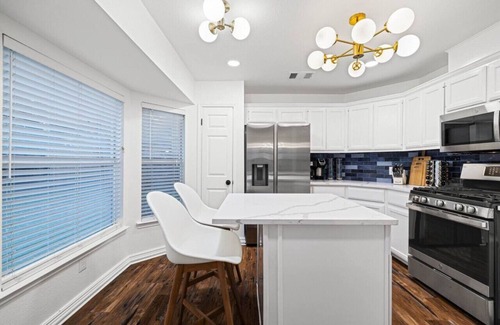 Round Rock House | Pet friendly, Fast WiFi, Fully Fenced, PrivtePatio