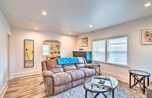 Terry Sanford House | Pet-Friendly Fayetteville Home with Fenced Yard