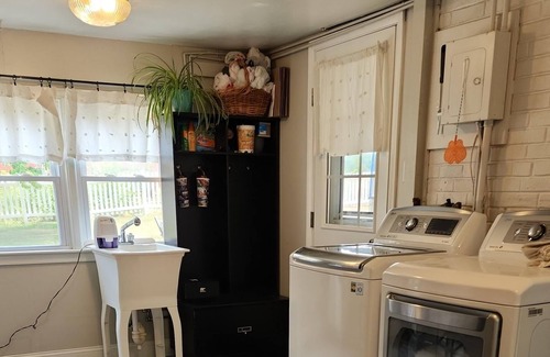 Harrisburg House | Pet Friendly, Fenced 4 Bedroom Home near Hershey and Harrisburg