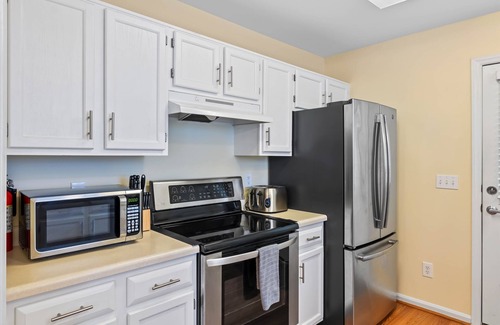 Wake Forest House | Pet Friendly * Fenced Yard * Downtown