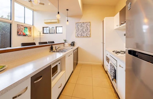 Geelong West House | Pet Friendly, Flex Check-In/Out, Australiana Touch