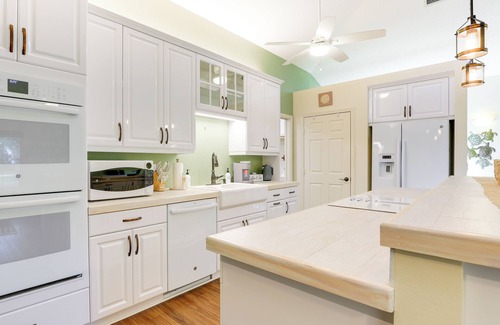 Indian River Estates House | Pet-Friendly Fort Pierce Home w/Screened Porch!