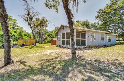 Edgar House | Pet-Friendly Fort McCoy Cabin with Fire Pit!