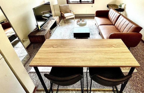 Marquette Apartment | Pet friendly/free parking/private entry/secure!