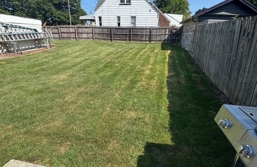 Old Brooklyn House | Pet-Friendly, Fully Fenced, 2-bedroom, Big Yard House