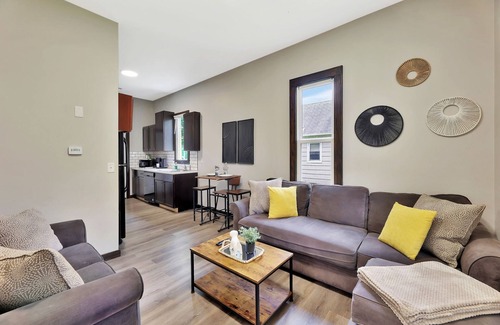 Wichita Cottage | Pet Friendly Funky Bunky