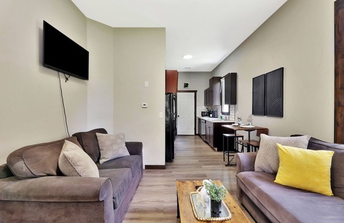 Wichita Cottage | Pet Friendly Funky Bunky