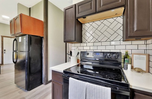 Wichita Cottage | Pet Friendly Funky Bunky