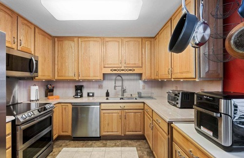 Westminster House | Pet Friendly Furnished Home w/Hot Tub, BBQ, Patio. 2 Bed, 1 Bath, 1 Sleeper Sofa