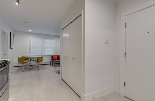 Downtown Vancouver Apartment | Pet Friendly Furnished 2 Bedroom @1425 Haro