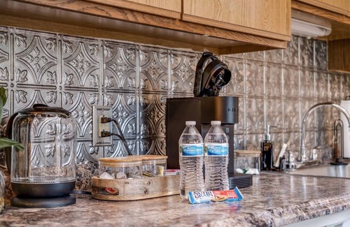 Ypsilanti Apartment | Pet-friendly Furnished Apt Near Emu Free Parking 2 Bedroom Apts
