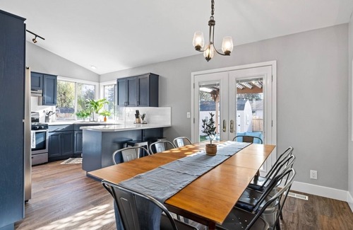 West Valley House | Pet Friendly-Game Room- BBQ