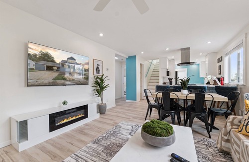 New Baltimore House | Pet Friendly/Gated Backyard/Game room/Hot Tub