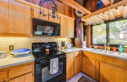 Deltaville House | Pet-Friendly Gem w/Private Dock in Deltaville!