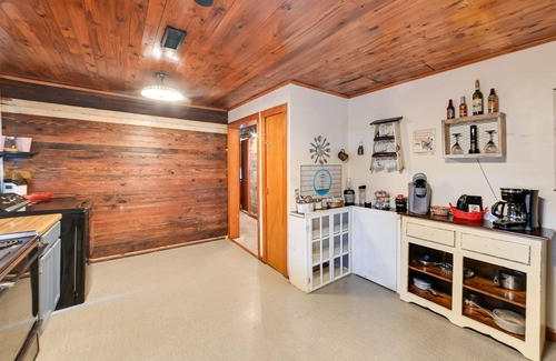 Como House | Pet-Friendly Gleason Home w/Hot Tub & Fire Pit!