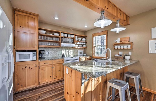 Eucha House | Pet-Friendly Grand Lake House w/Dock & Kayaks!