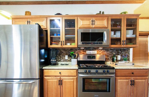 Great Falls House | Pet-Friendly Great Falls Home: Walk to Downtown!