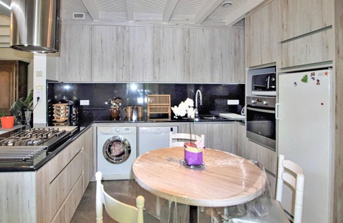 Puy-Saint-Martin House | Pet friendly home in Puy Saint Martin