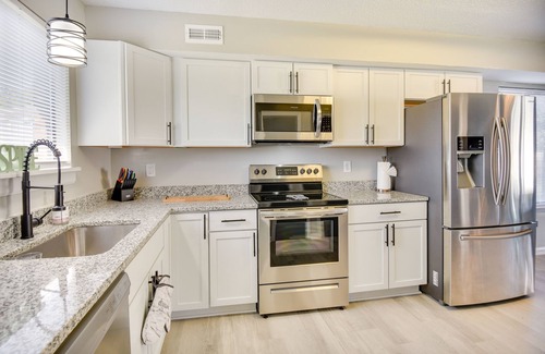 Downtown House | Pet-Friendly Hampton Vacation Rental on River!